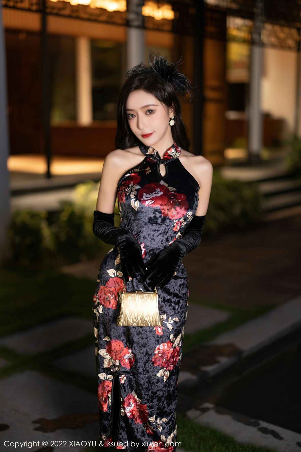 XIAOYU  语画界 Vol.909  王馨瑶yanni 魅惑黑丝杭州旅拍写真 - 1