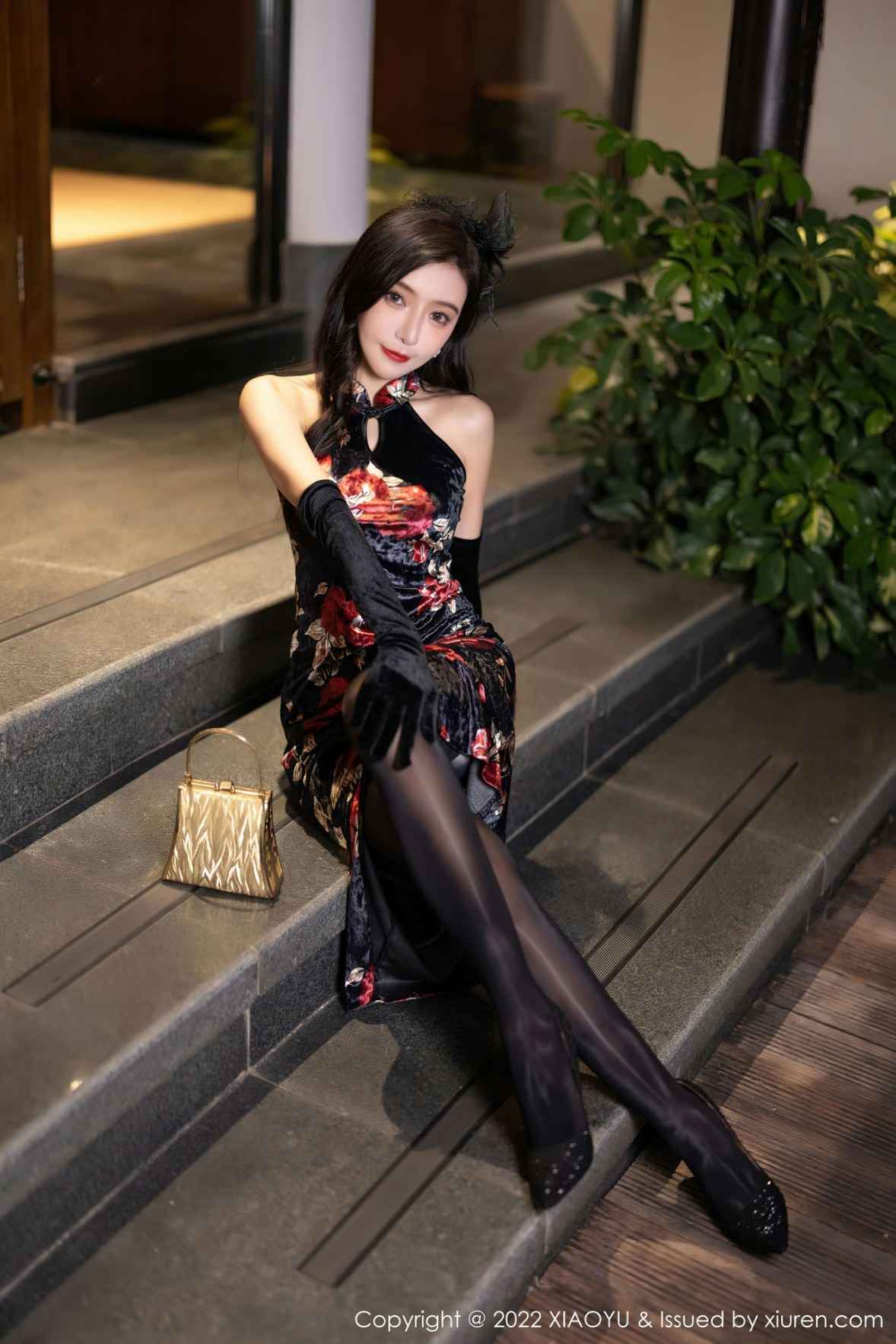 XIAOYU  语画界 Vol.909  王馨瑶yanni 魅惑黑丝杭州旅拍写真 - 4