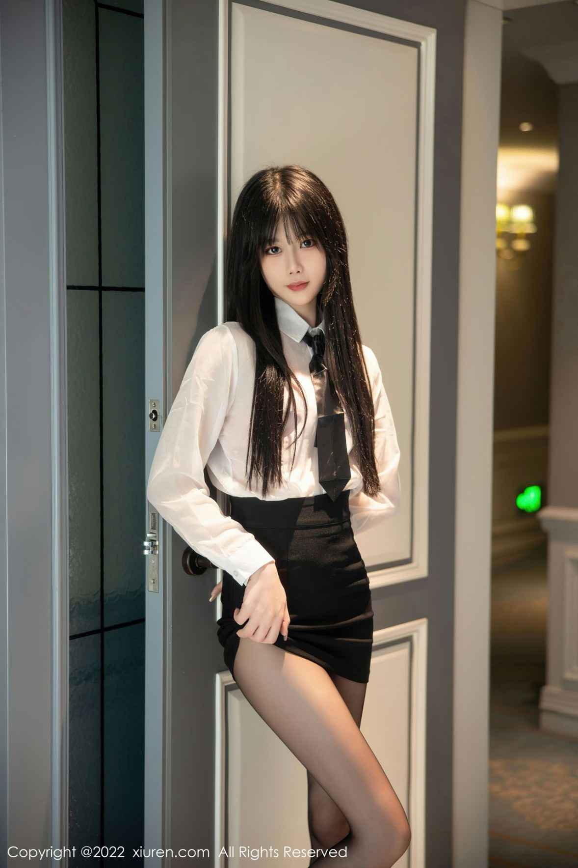 XiuRen 秀人 No.5861 77qiqi 红色蕾丝内衣性感写真1 - 2