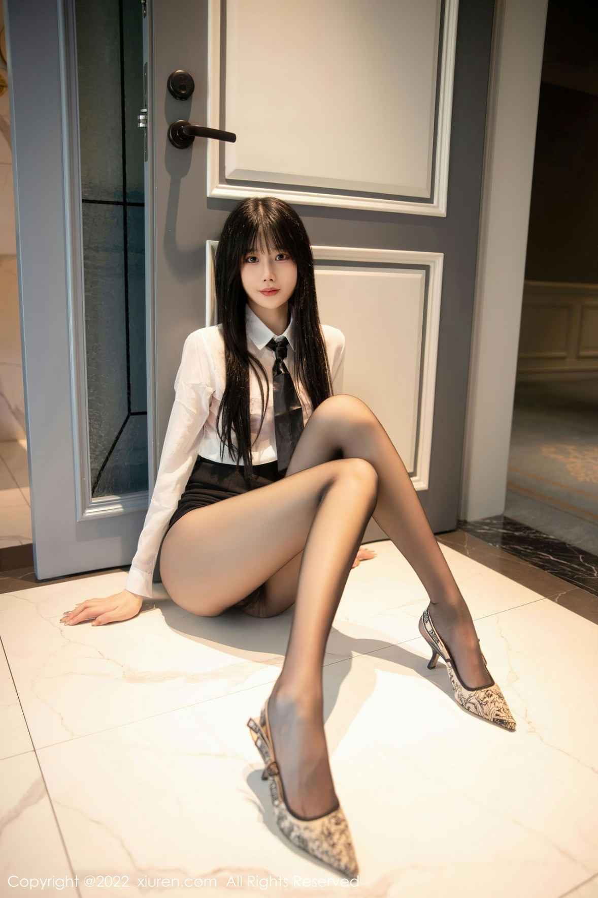 XiuRen 秀人 No.5861 77qiqi 红色蕾丝内衣性感写真1 - 2