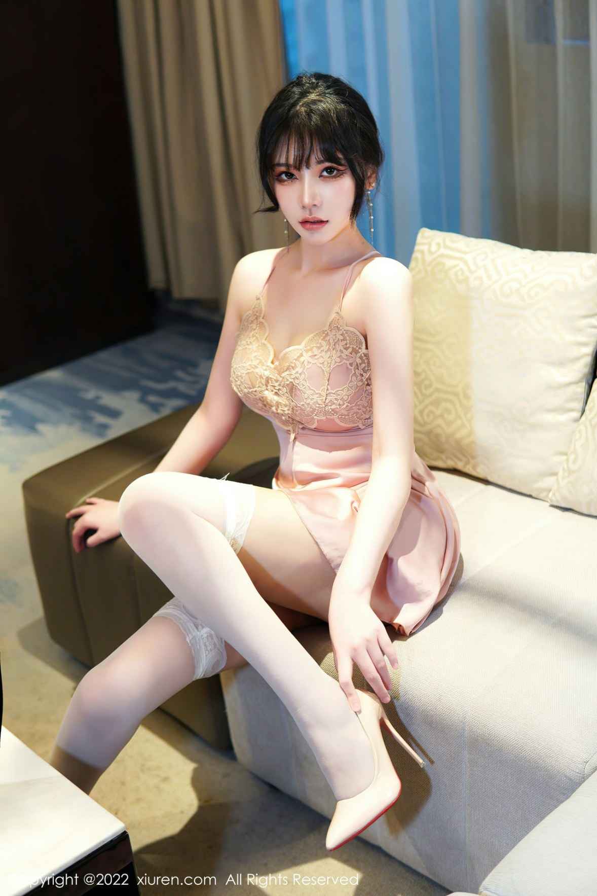 XiuRen 秀人 No.6022 桃桃子_圣诞写真 新人首套写真 - 3